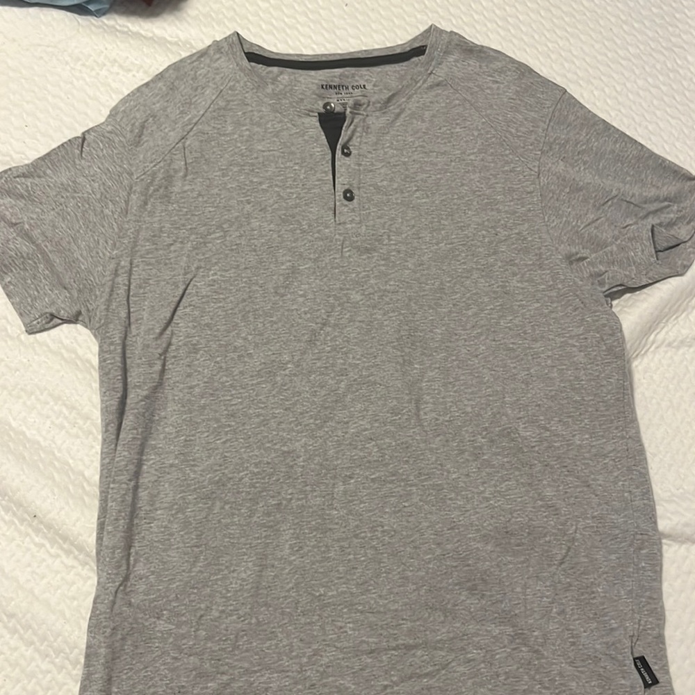 Kenneth Cole T-shirt